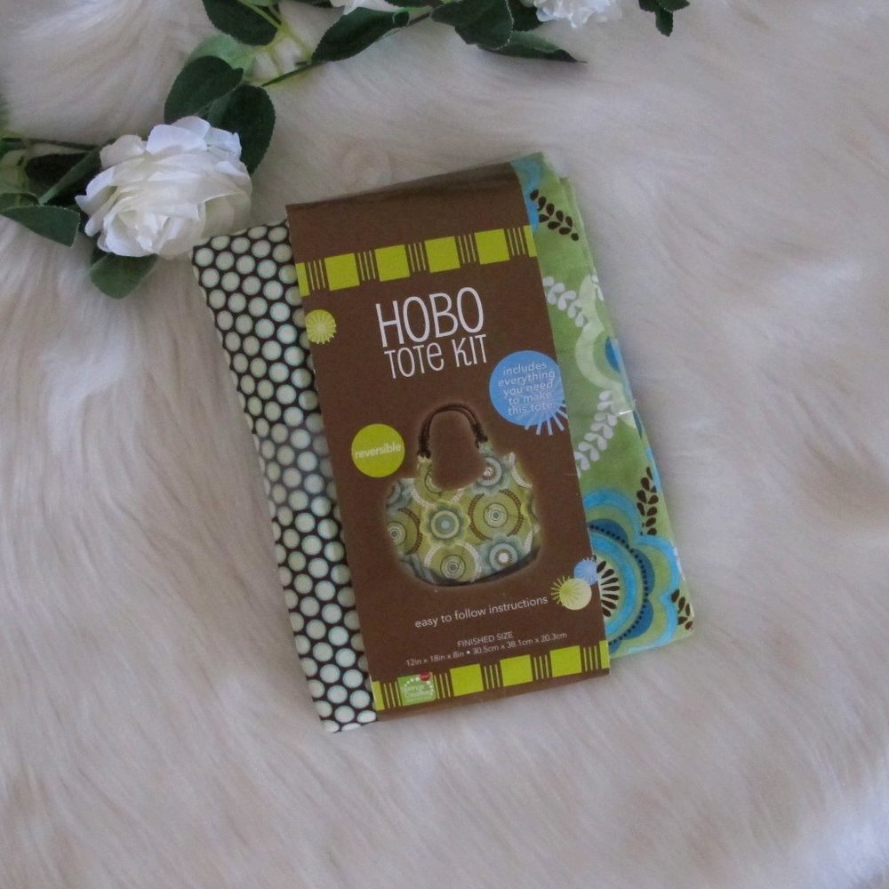 Springs Creative | DIY Hobo Tote Reversible Kit Green Brown Groovy Print